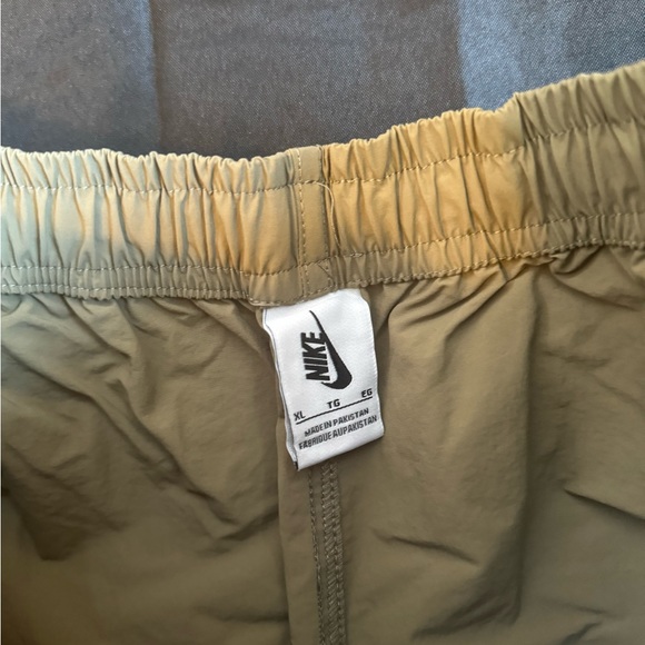 Nike Shorts size XL - Picture 4 of 5